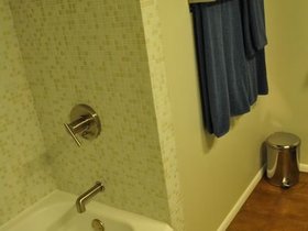 GuestBath_2832.jpg