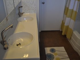 GuestBath_2893.jpg